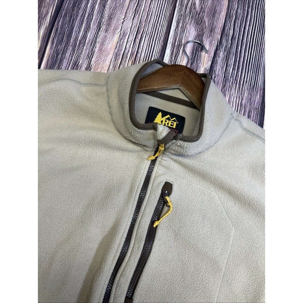 REI Quality Outdoor Gear and Clothing Since‎ 1938 Tan Fleece Mens XL Polyester